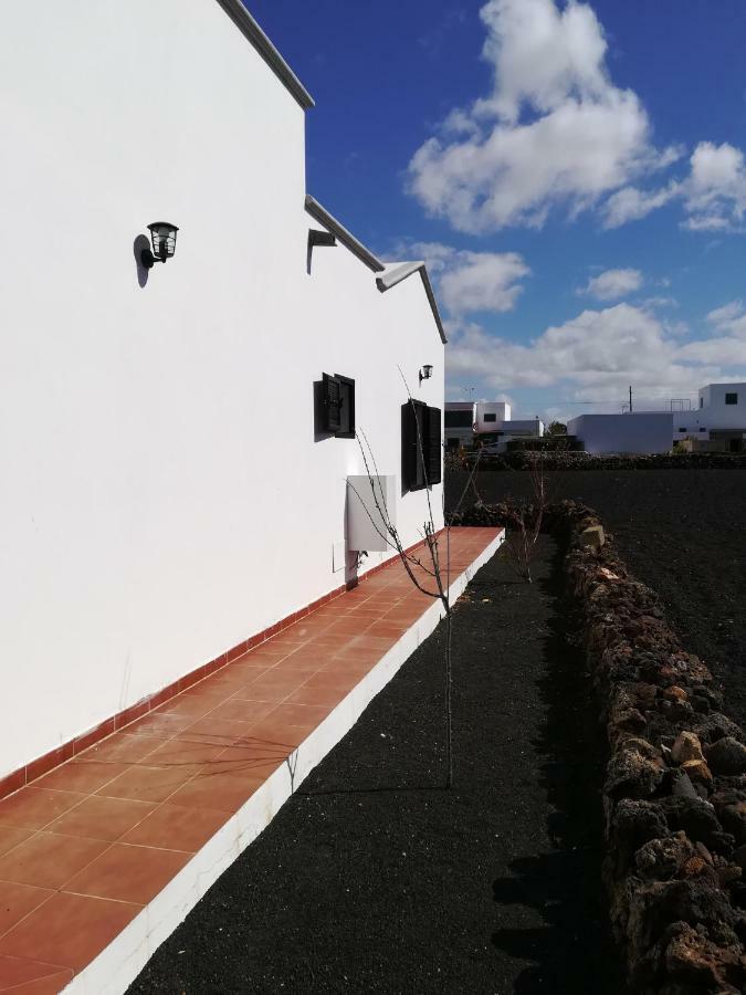 Vivienda Vacacional La Canada Tinajo Eksteriør bilde