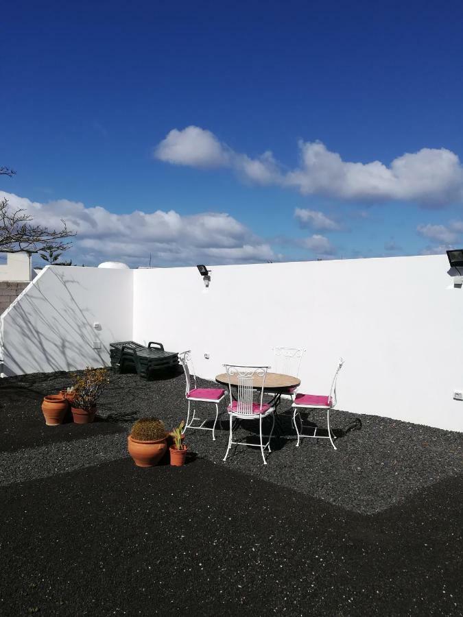 Vivienda Vacacional La Canada Tinajo Eksteriør bilde